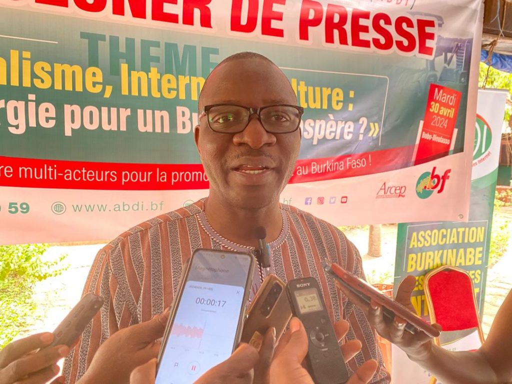 SNC/Bobo 2024 : L’Association burkinabè des domaines internet se dévoile aux journalistes à Bobo-Dioulasso